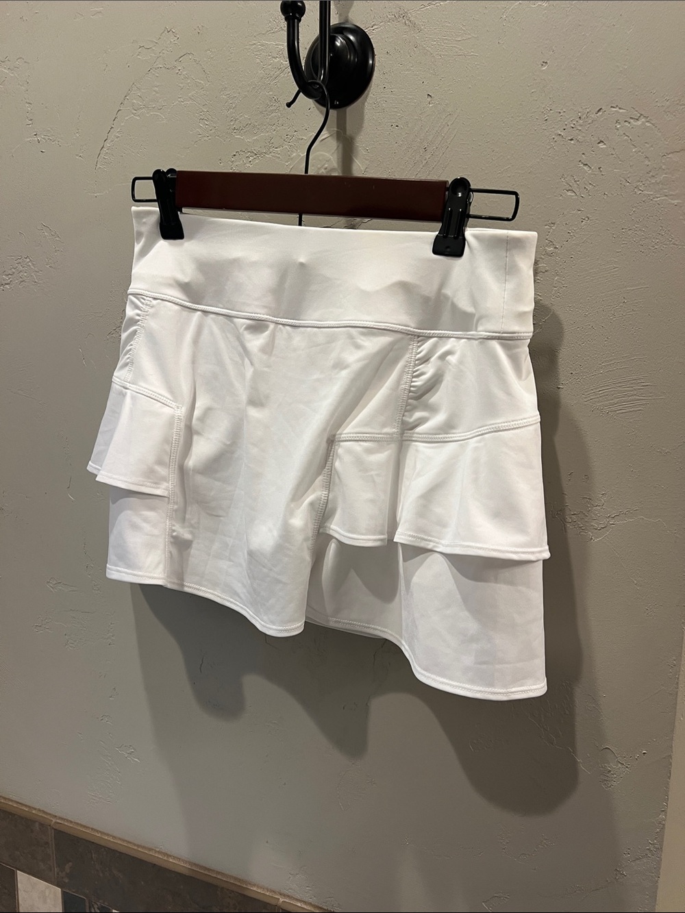 Athleta White Tiered Active Skort